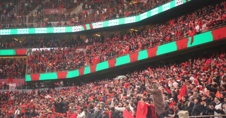 جماهير كأس أمم إفريقيا 2025: شغف كروي وأجواء لا تُنسى تلعب الجماهير دورًا أساسيًا في نجاح كأس أمم إفريقيا 2025، حيث تُضفي أجواءً حماسية على المباريات. الجماهير الإفريقية وصناعة المتعة تشتهر الجماهير الإفريقية بالأغاني، الرقصات، والدعم المتواصل لمنتخباتها. المغرب وجهة مثالية للجماهير يُعد المغرب وجهة سياحية مميزة تجمع بين كرة القدم والثقافة. التأثير الإعلامي والتجاري تحظى البطولة بمتابعة عالمية واسعة، مما يعزز قيمتها الإعلامية. الكلمات المفتاحية: جماهير كأس أمم إفريقيا 2025، كان 2025، المغرب